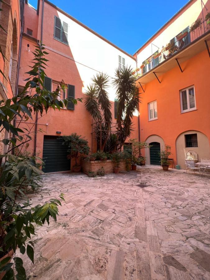 B&B Letterario Palazzo Pistocchi Терамо Экстерьер фото